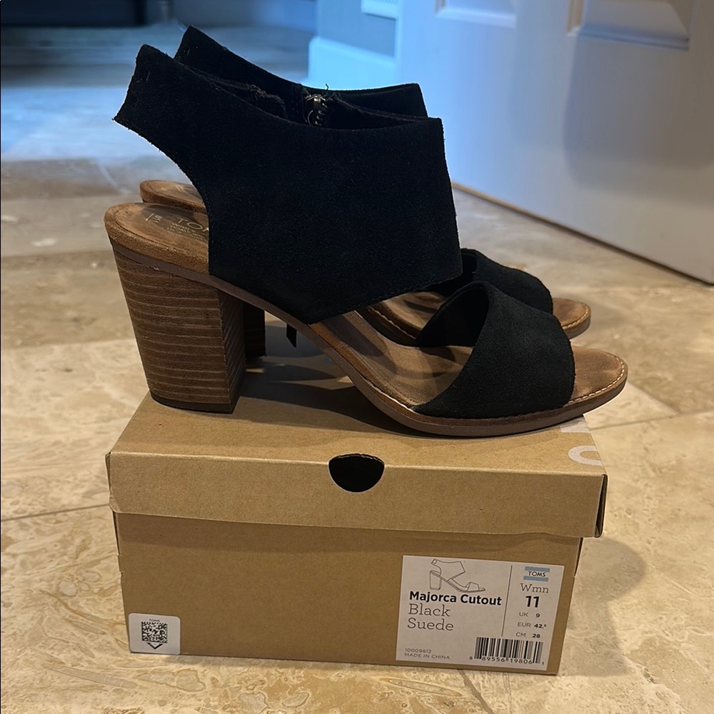 Women's Black Suede Cutout Heels